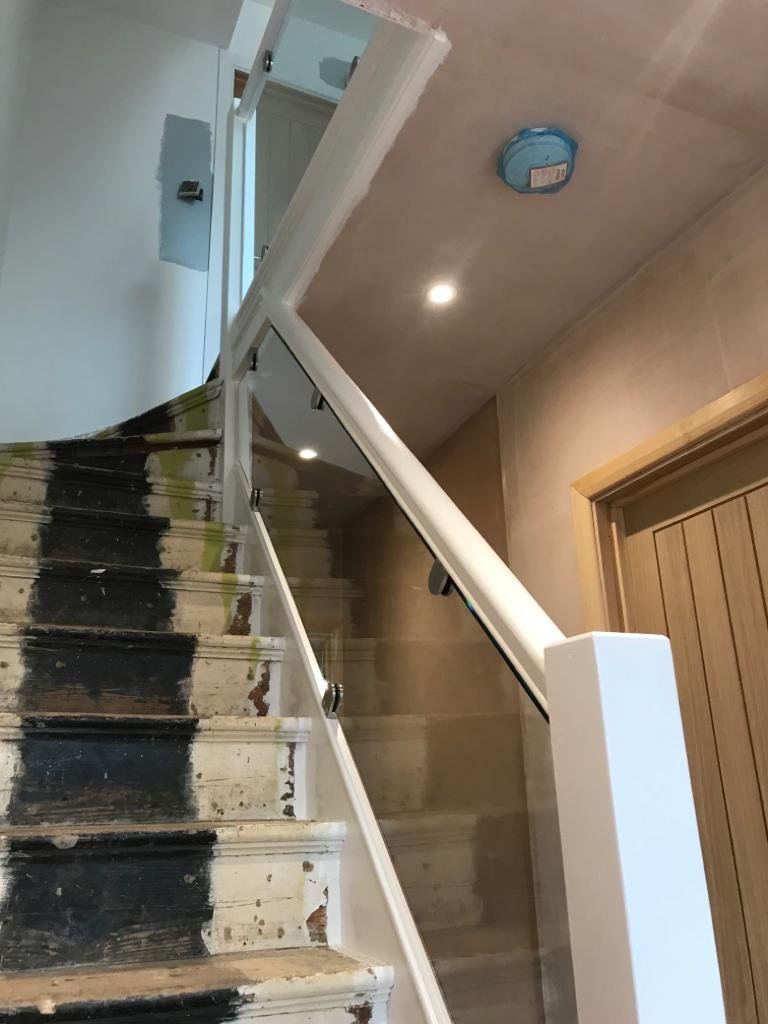 Glass balustrade infill panel