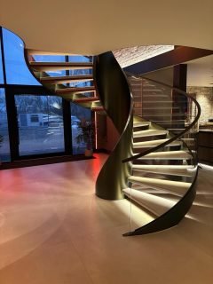 A stunning staircase can transform a space – but a curved staircase with frameless glass? That’s architectural impact at its finest.At Precision Glass Ltd, we help architects and contractors bring curved staircase designs to life using bespoke curved glass balustrades. Whether you’re designing for a minimalist high-end residence or a bold commercial atrium, our glass systems offer both clarity and compliance – with no compromise on design.From concept to installation, we tackle the complexities others avoid. Want advice on a tricky curved form or oversized panels? We’re here for that.#CurvedStaircase #ArchitecturalDesign #CurvedGlassBalustrade #StaircaseDesign #PrecisionGlass #HighEndInteriors #InteriorArchitecture #StructuralGlass #BritishArchitecture #LuxuryDesign #DesignSolutions #ConstructionIndustry #GlassSpecialist #StaircaseInspiration
