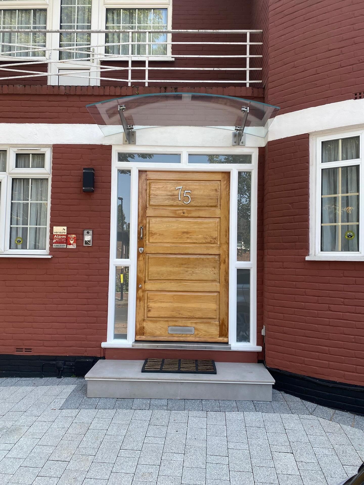 A frameless glass canopy adds subtle elegance while offering practical shelter at your entrance. Designed to suit each property, it provides protection from the elements without interrupting the architecture. Ideal for high-end homes and commercial spaces seeking clean lines and lasting materials.#FramelessGlass #GlassCanopy #ArchitecturalGlazing #EntranceDesign #ModernArchitecture #PrecisionGlass #StructuralGlass #HighEndHomes