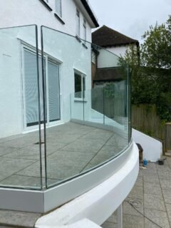 Frameless glass balustrades allow clear sightlines and clean finishes, especially suited to elevated terraces and outdoor living areas.This recent project features external glass balustrading set in channel, achieving a minimalist look without visual interruption. Designed to comply with safety regulations while enhancing the architectural form, the system integrates seamlessly with the surrounding finishes.Precision detailing at corners and terminations ensures durability and visual continuity throughout.#framelessglass #glassbalustrade #architecturalglazing #channelsetglass #externalbalustrade minimalistarchitecture terracebalustrade glazingdetails highendhomes bespokeglazing balustradedesign precisionglass