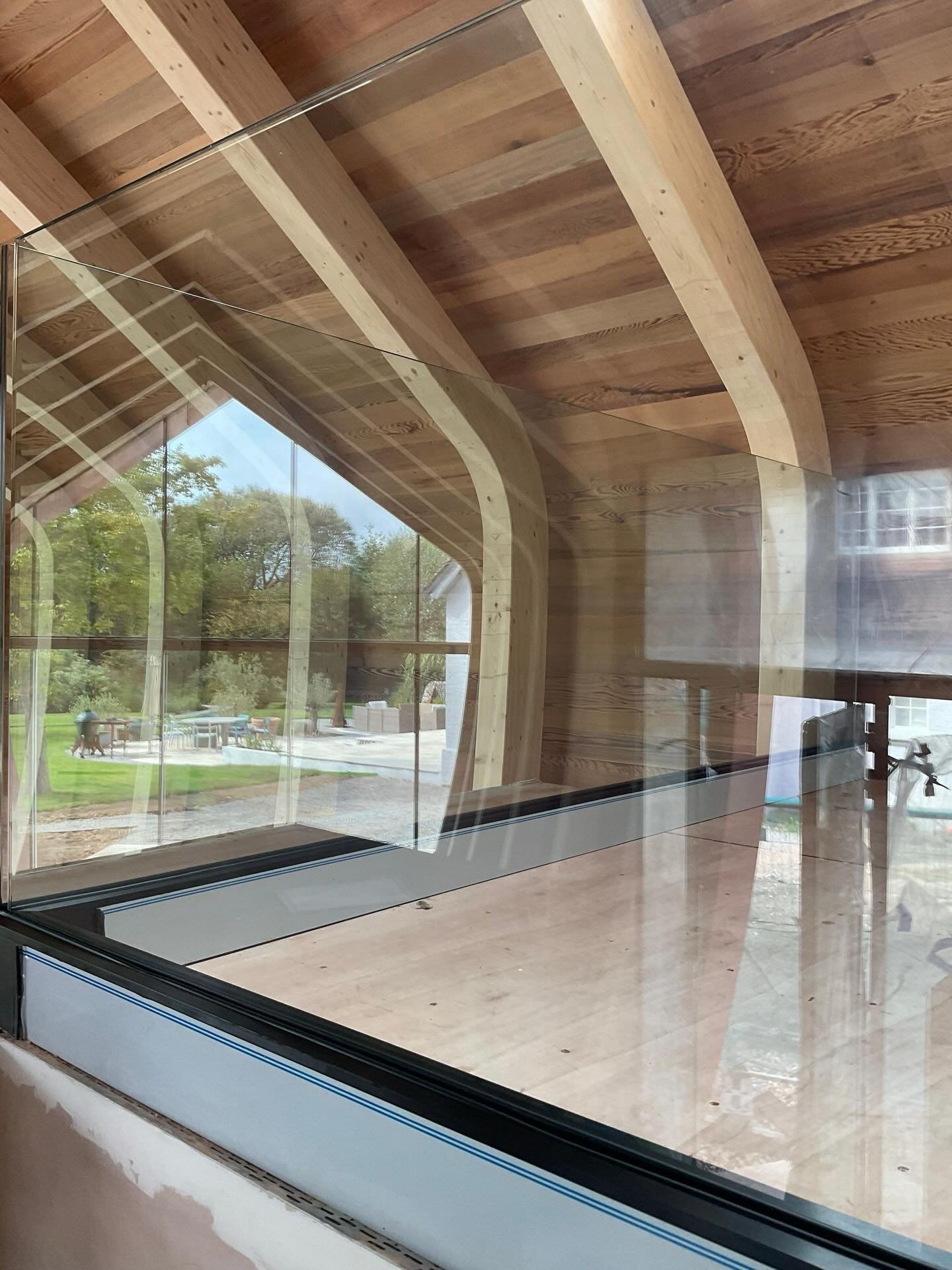 Base fixed glass balustrades offer a clean, uninterrupted finish with the strength required for demanding architectural applications. By securing the glass profile at floor level, the system allows for clear views, minimal visual obstruction and a refined edge detail.Ideal for internal and external developments in residential and commercial settings, base fixed systems can be tailored to suit structural requirements, loading criteria and finish preferences. The result is a balustrade that feels effortless, yet is carefully designed to perform.Each installation is considered in relation to the structure, drainage, thresholds and adjoining materials to ensure a precise and lasting outcome.#GlassBalustrade #BaseFixedBalustrade #FramelessGlass #ArchitecturalGlazing #StructuralGlass LuxuryHomes ContemporaryArchitecture BalconyDesign StairDesign PrecisionGlass