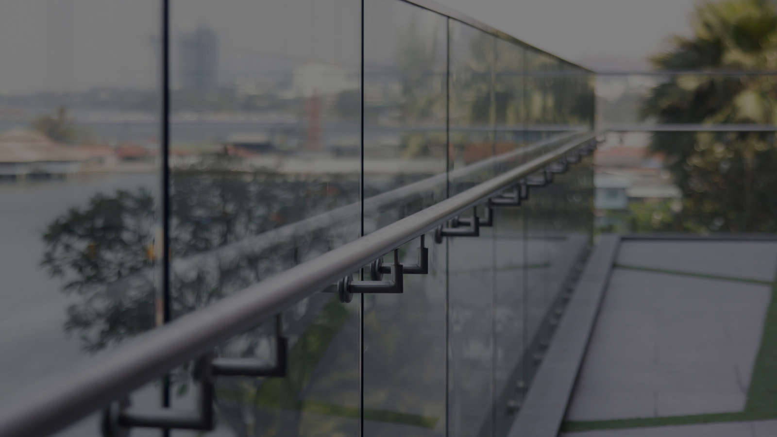 Glass balustrade greyer