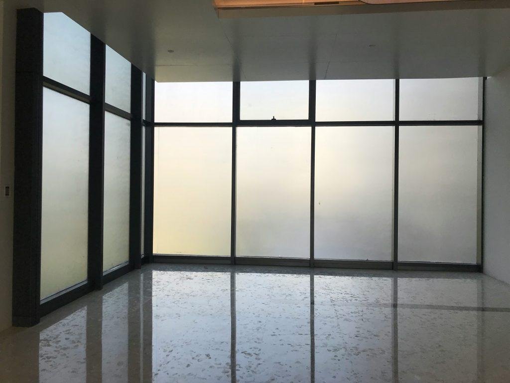 Smart Glass 7 Hero Image of Diffuse Switchable Screen